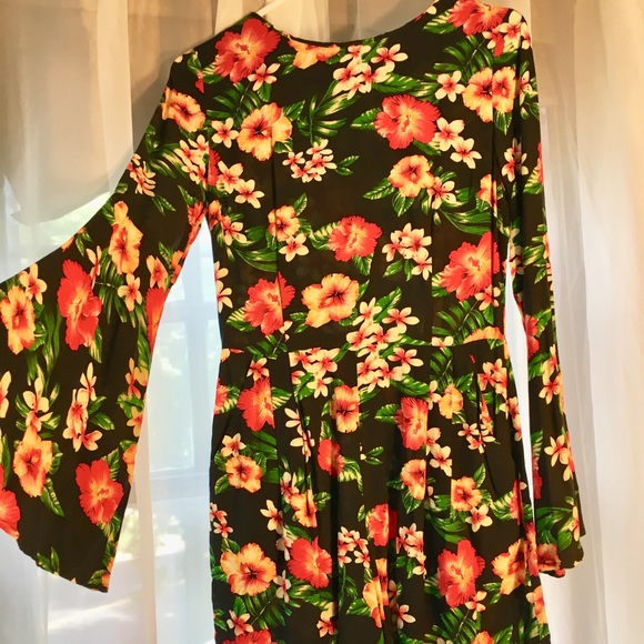 COPY - Modcloth Tropical Hibiscus Print Romper Si… - Picture 2 of 3